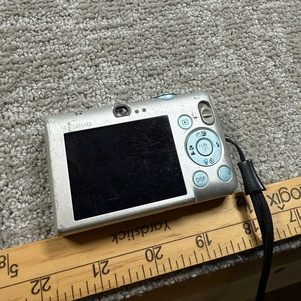 Canon Powershot Digital Blue Camera PARTS ONLY!!!